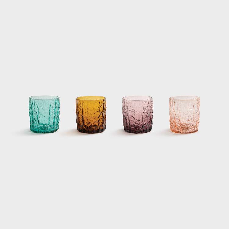 Set de 4 verres à boire en 4 diff couleurs H9 cm D8 cm