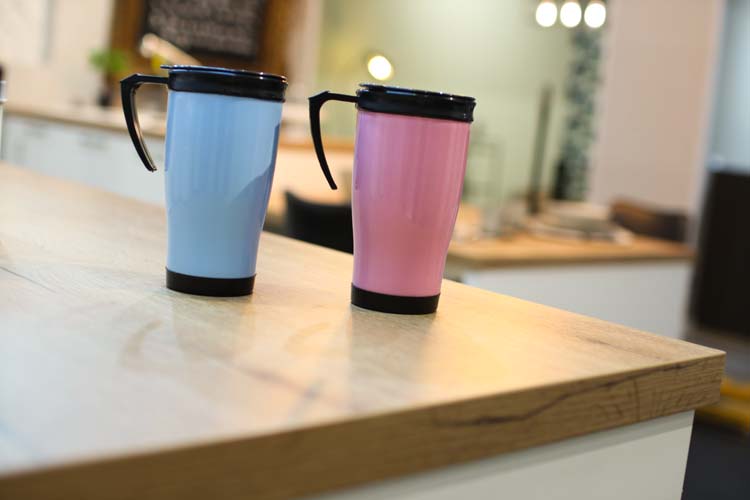 Mug à café on the go 450 ml - couleur variable