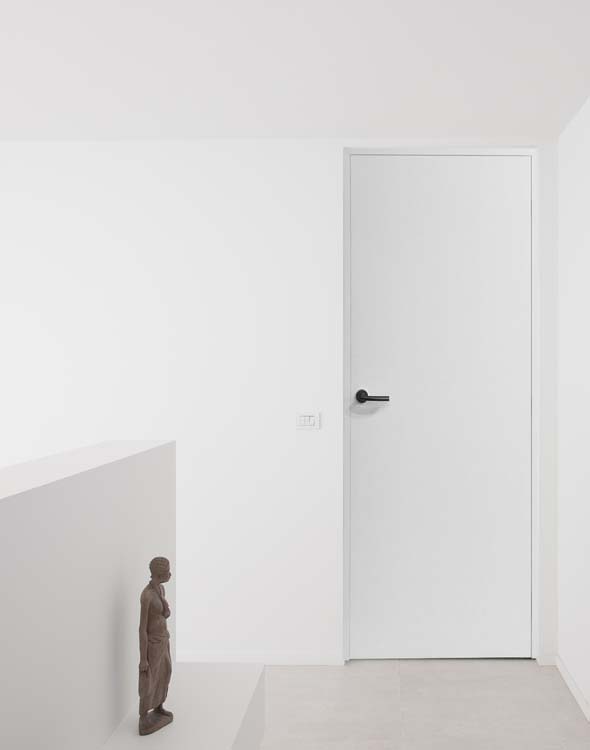 Verfblokdeur compleet 73cm zwart+blokkader in rubberwood 22cm rechts