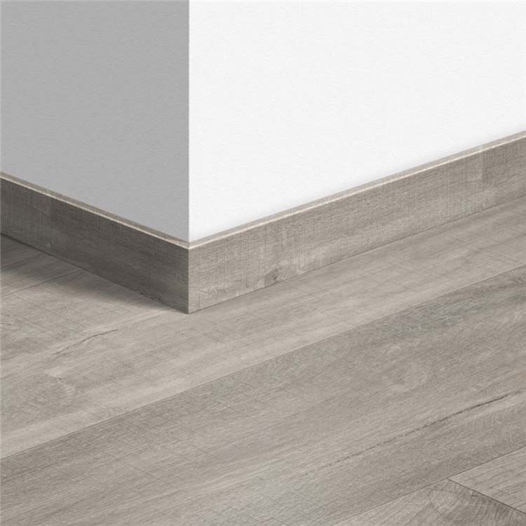 Plinthe Standard Quick-Step Chêne canyon gris avec traits de scie 58 x 12 x 2400 mm