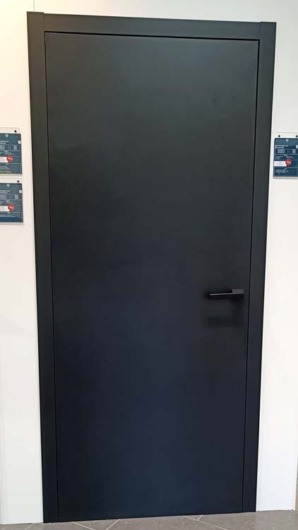 Complete deur invisible flat tubespaan 73cm zwart 201.5cm omkeerbaar