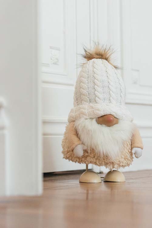 Père Noël avec bonnet à pompon blanc/beige petit 34 cm