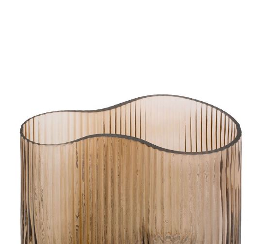 Vaas Allure wave zandbruin glas 18,5 x 12 x 18 cm