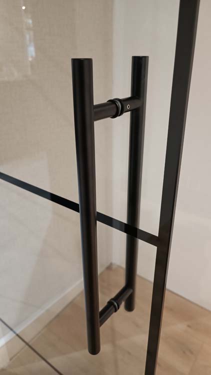 Glazen deur 8mm Murano black 4R inclusief zwart beslag 73x201cm