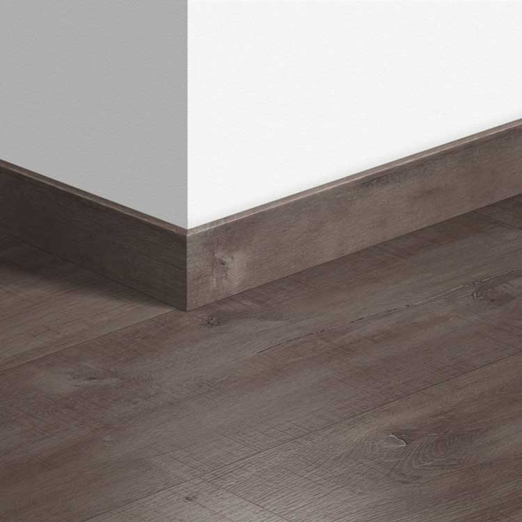 Plinthe standard Quick-Step 58x12x2400mm Chêne Hav foncé aspect raboté