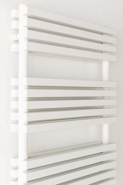 Handdoekradiator Dania dubbel 181,5x60cm wit 2286 Watt met wit verwarmingselement digitaal