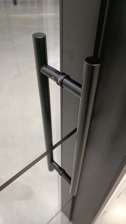 Glazen deur 8mm Murano black 8R inclusief zwart beslag 83x201cm