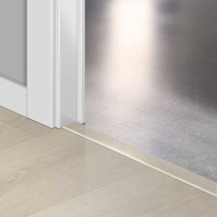 Profilé Incizo Quick-Step - Chêne velours clair 8 x 45 x 2000 mm