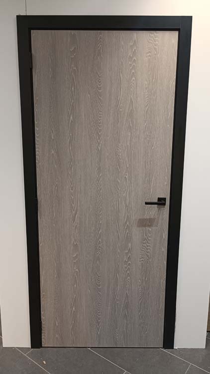 Complete deur honing uran grey oak 73x201.5cm + zwarte deurkast 40cm