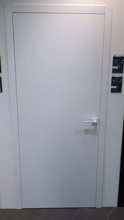 Complete deur invisible flat tubespaan 83cm wit 201.5cm omkeerbaar