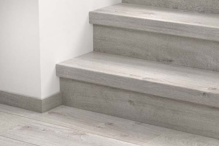 Trapcover Quick-step vinyl Medium planl Katoen eik koud grijs