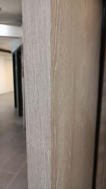 Complete deur honing uran grey oak 63x201.5cm + zwarte deurkast 16.5cm