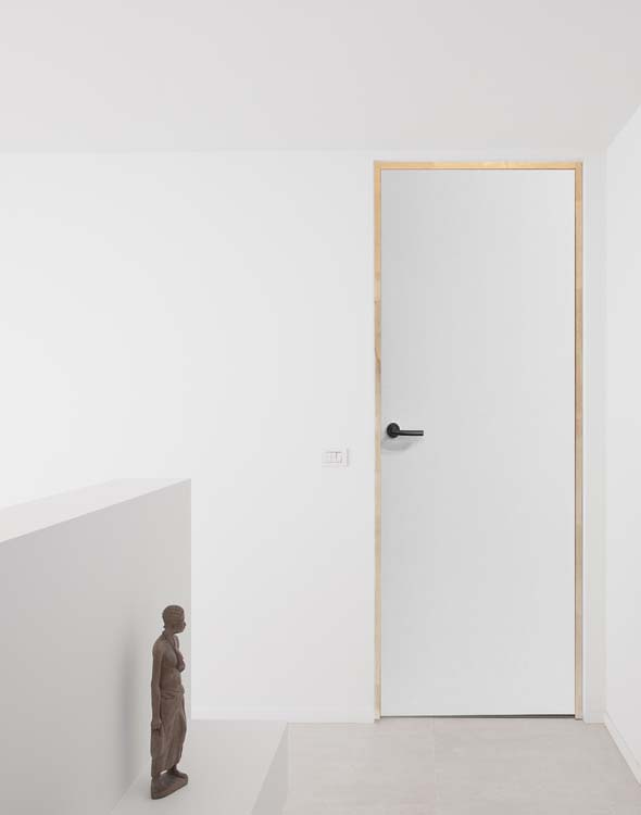 Verfblokdeur compleet 73cm zwart+blokkader in rubberwood 15cm rechts