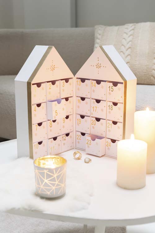 Adventskalender huis karton wit/goud H34,5 cm