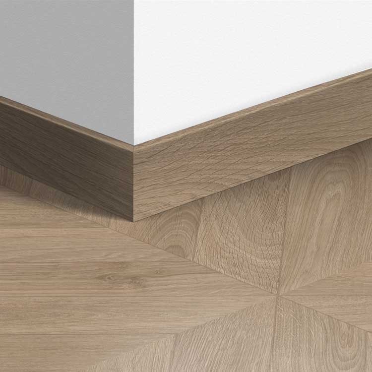 Plinthe parquet Quick-Step 14 x 77 x 2400 mm Chevron chêne taupe